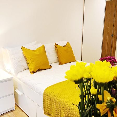 Ekhaya Three Apartment Manchester Luaran gambar