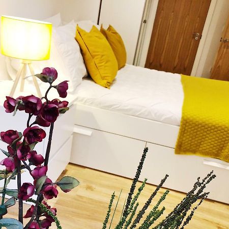 Ekhaya Three Apartment Manchester Luaran gambar