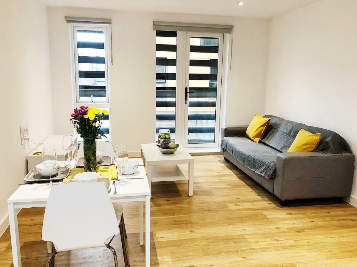 Ekhaya Three Apartment Manchester Luaran gambar
