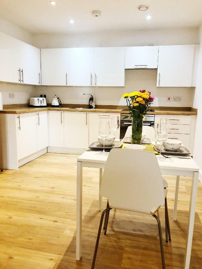 Ekhaya Three Apartment Manchester Luaran gambar