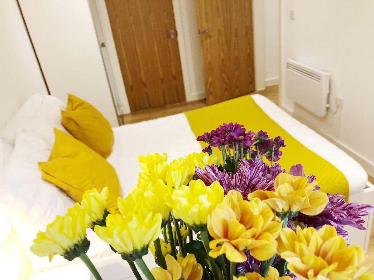 Ekhaya Three Apartment Manchester Luaran gambar