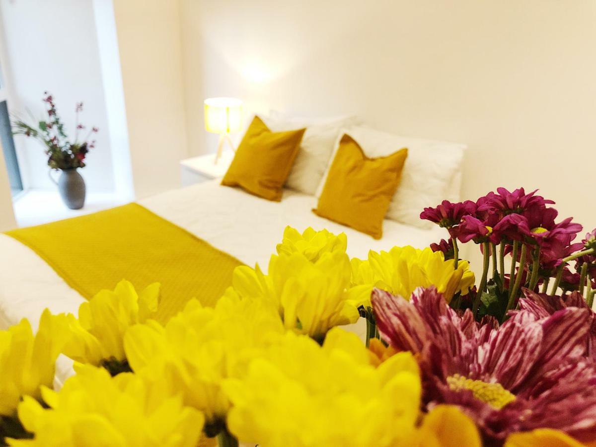Ekhaya Three Apartment Manchester Luaran gambar