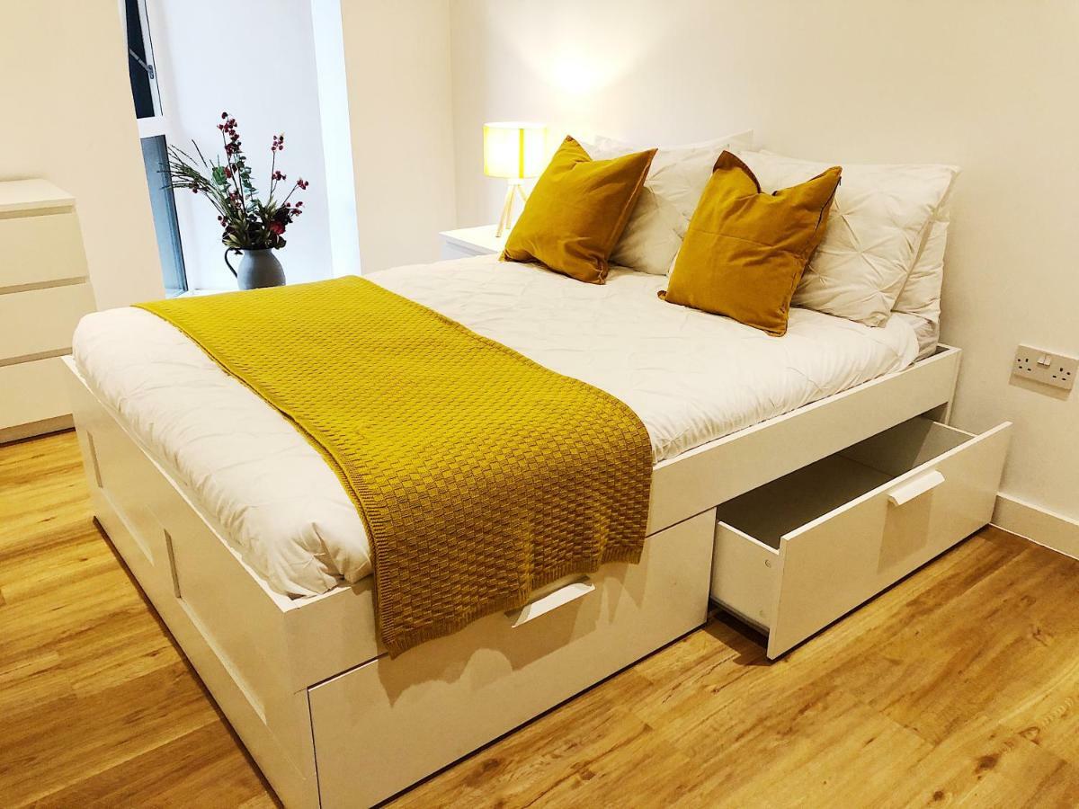 Ekhaya Three Apartment Manchester Luaran gambar