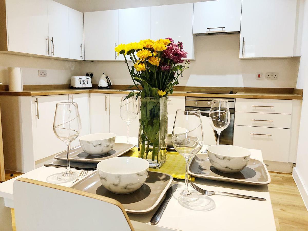 Ekhaya Three Apartment Manchester Luaran gambar