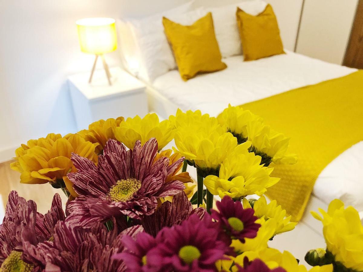 Ekhaya Three Apartment Manchester Luaran gambar